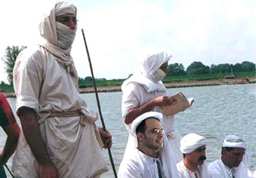 Download Mandaeans (500Wx348H)